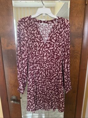 Madewell Burgundy and White Long-Sleeve V-Neck Floral Dress